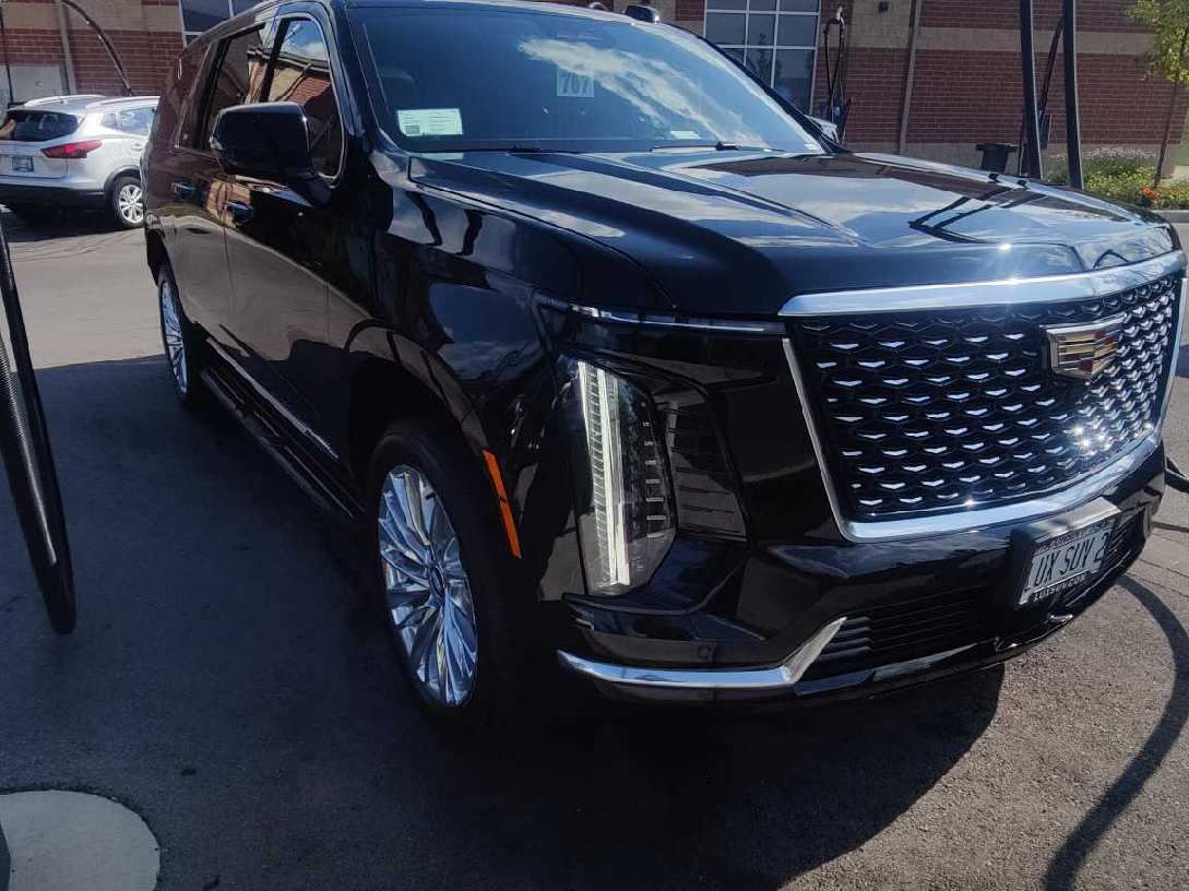 Black Cadillac Escalade ESV, the vehicle that meets Glendale visitors at Mitchell